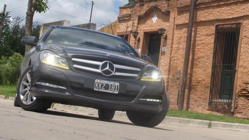 Mercedes-Benz C 250 Coupé a prueba