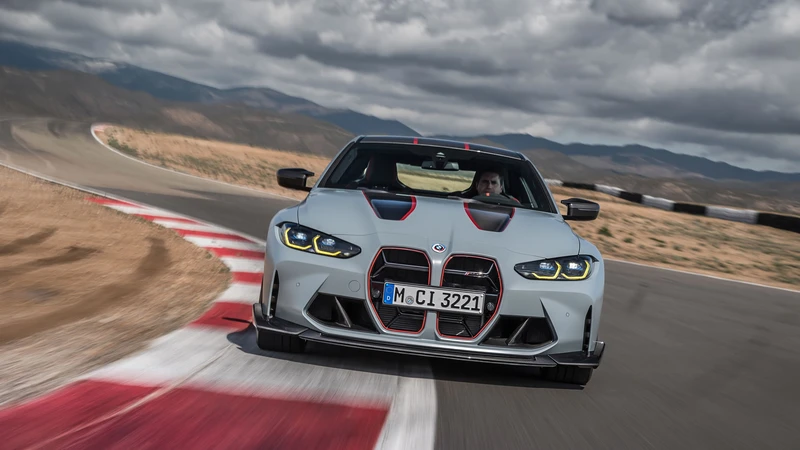 BMW M4 CSL 2023