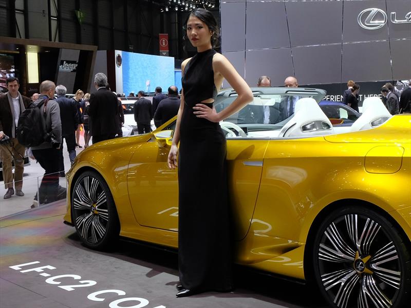 Las chicas del Auto Show de Ginebra 2015