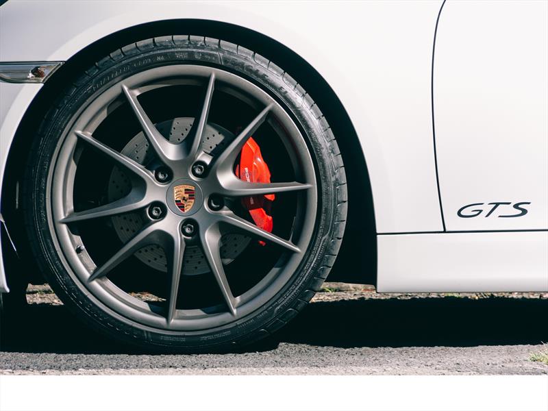 Porsche Cayman GTS 2015