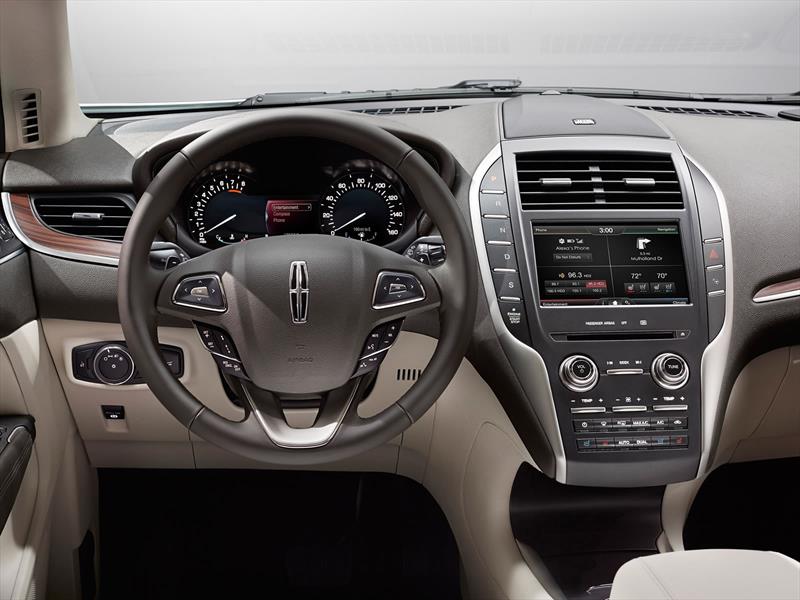 Lincoln MKC 2015