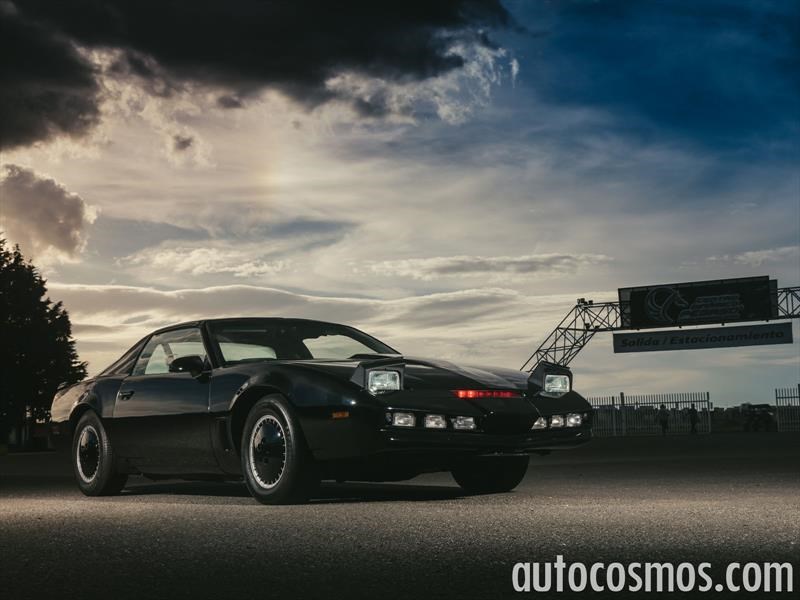 BMW Serie 7 2017 vs KITT