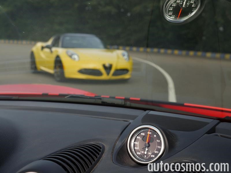 Alfa Romeo 4C Spider vs Porsche 718 Boxster