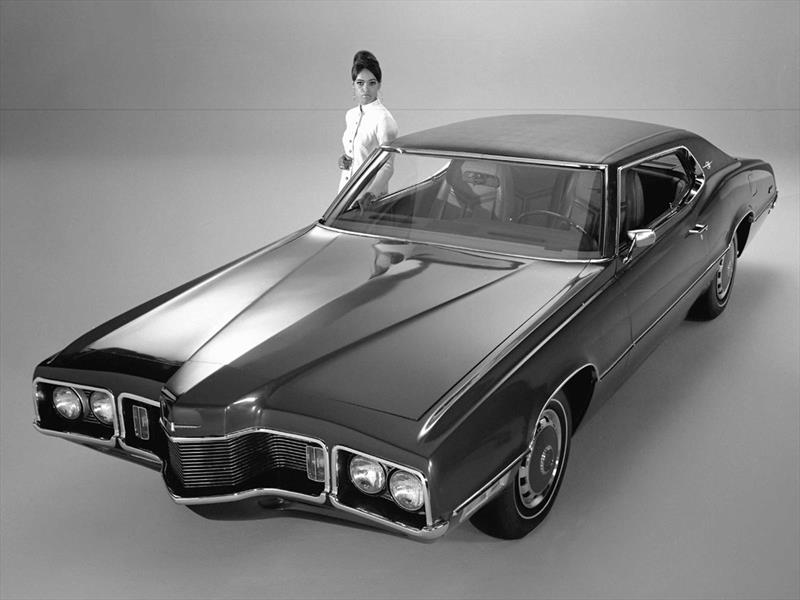 Top 10: Ford Thunderbird
