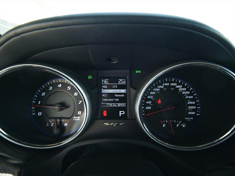 Jeep Grand Cherokee SRT8 2012 prueba