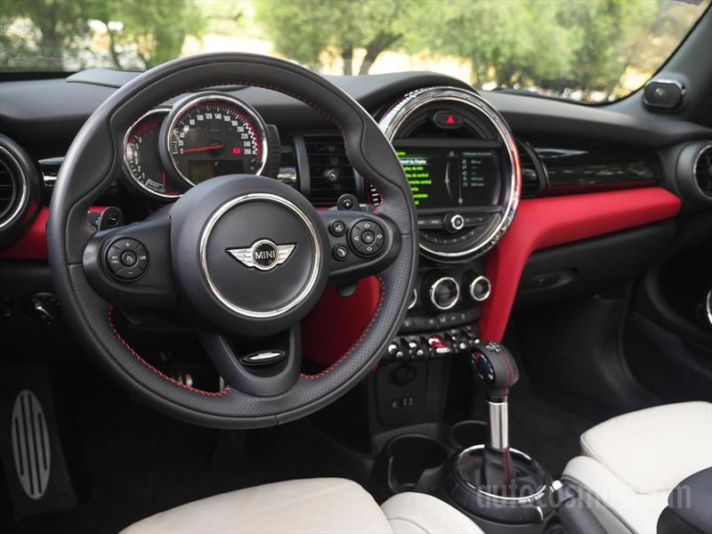 MINI John Cooper Works Convertible 2017