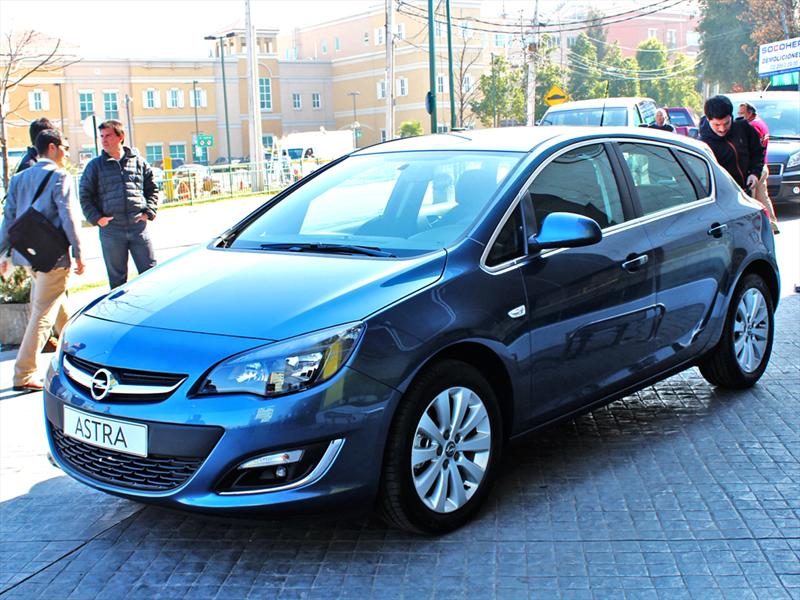 Opel Astra 5 Puertas 2014 en Chile 