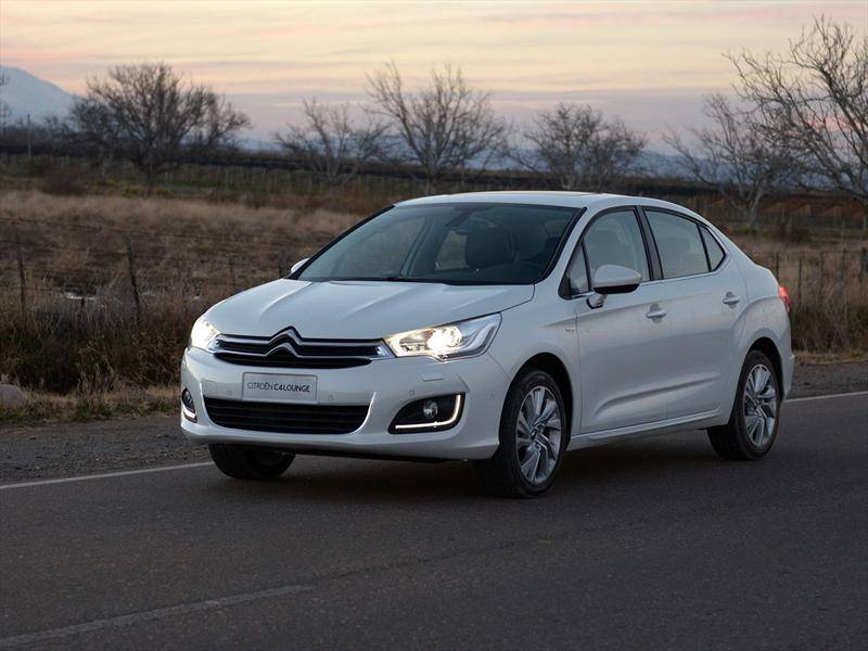 Manejamos el nuevo Citroën C4 Lounge