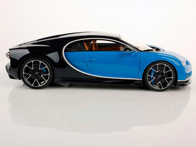 Bugatti Chiron escala 1:18