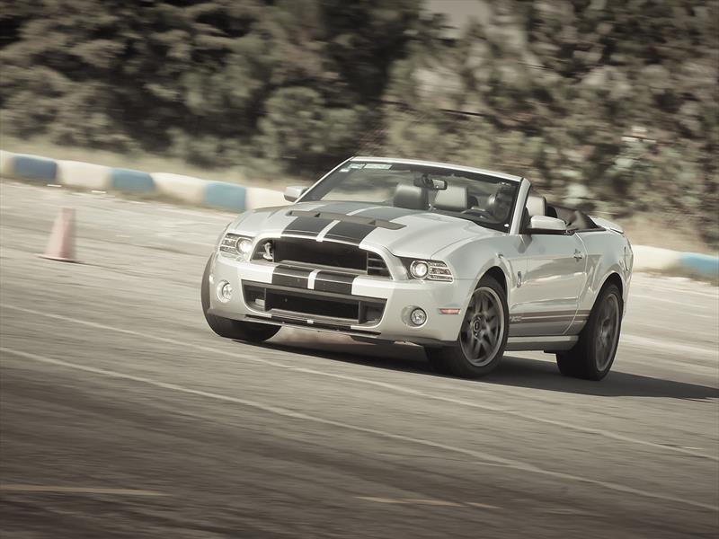 Mustang 50 años: 2013 el V8 más poderoso del mundo