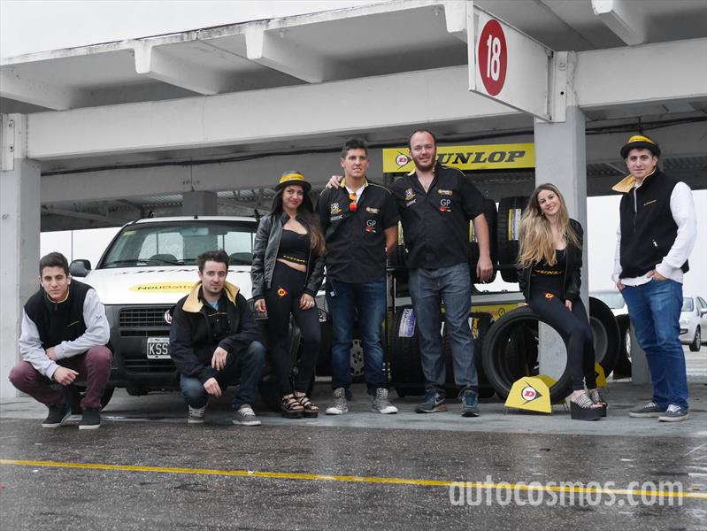 La gente de Dunlop y los organizadores del evento