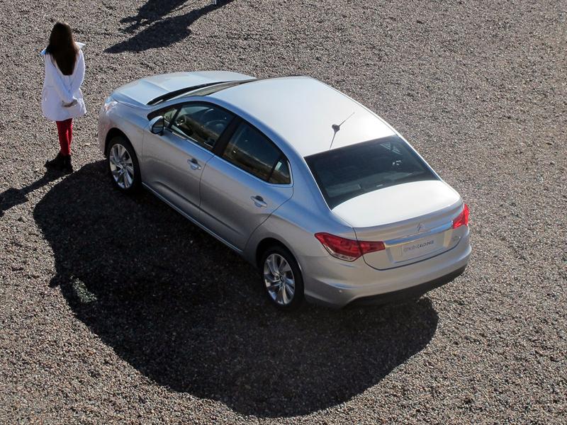 Manejamos el nuevo Citroën C4 Lounge