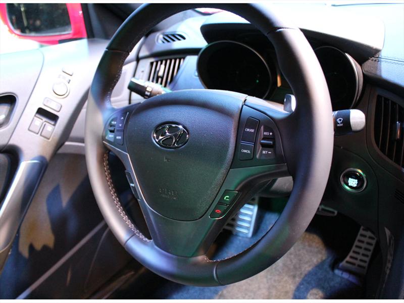 Hyundai Genesis Coupé 2012