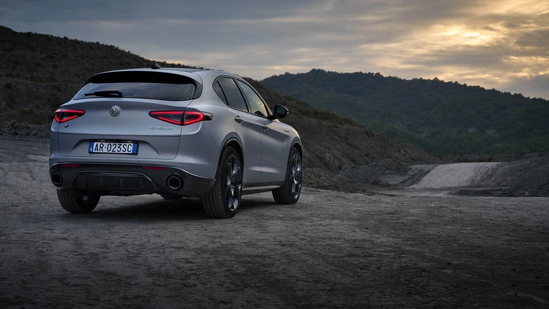 Alfa Romeo Stelvio 2023