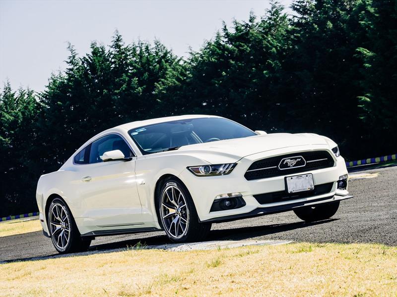 Ford Mustang 2015 50 aniversario