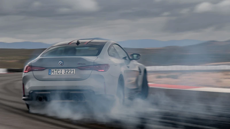 BMW M4 CSL 2023