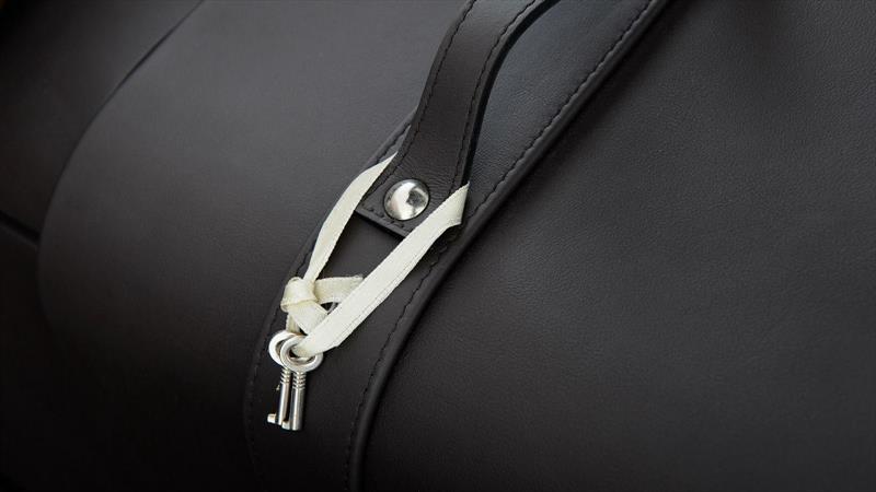 Aston Martin Rapide S una cava rodante