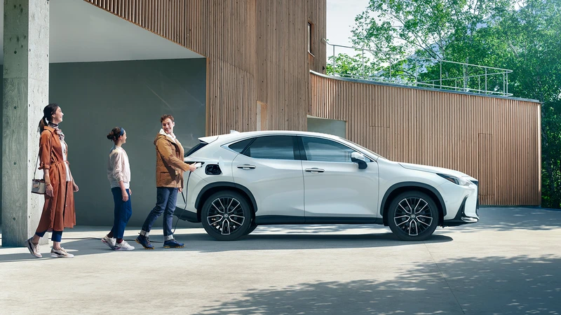 Lexus NX450h+ PHEV