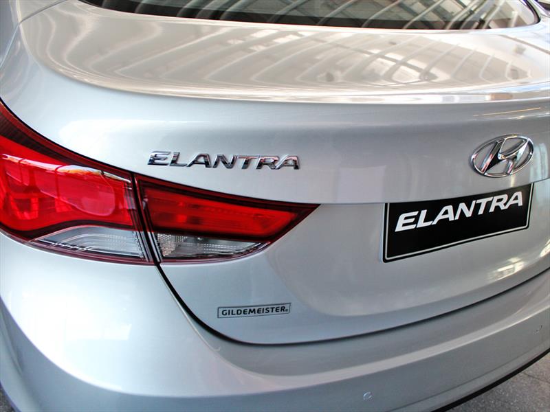 Hyundai New Elantra 2014. Lanzamiento en Chile