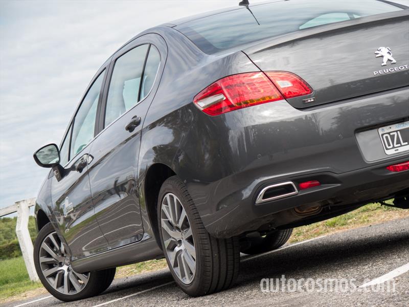 Peugeot 408 THP a prueba