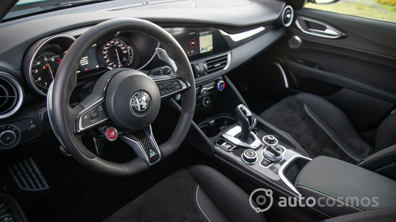 Alfa Romeo Giulia QV 2022 prueba