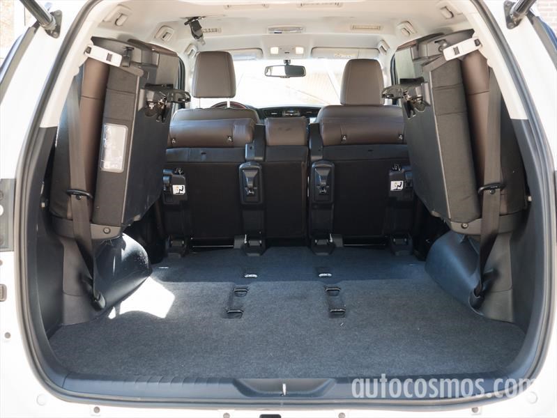 Nueva Toyota SW4 a prueba