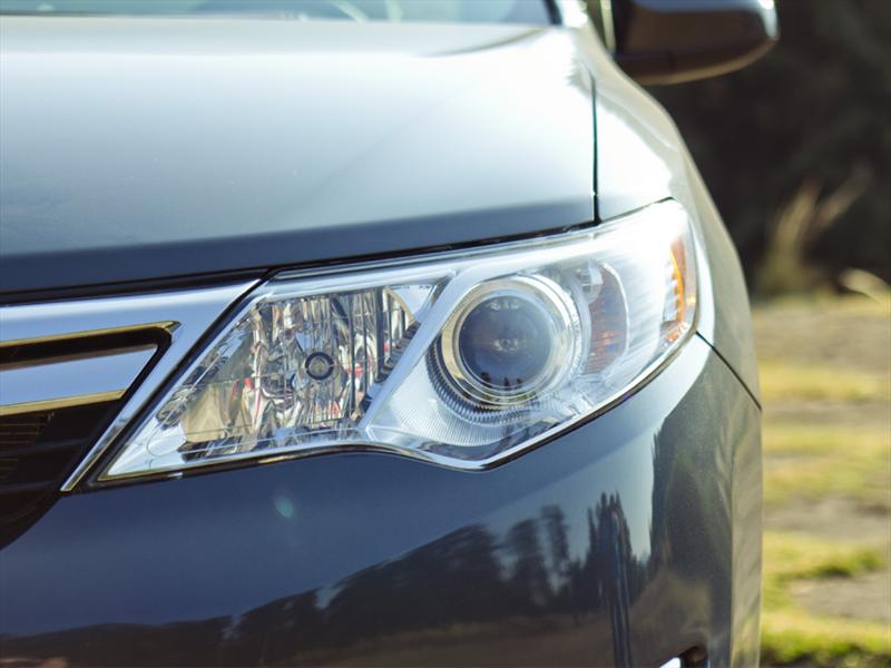 Toyota Camry XLE V6 2012