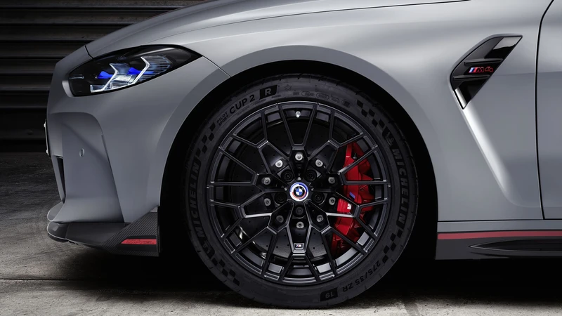 BMW M4 CSL 2023