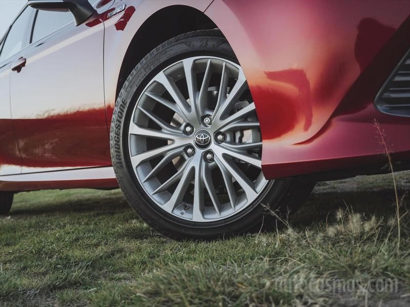 Toyota Camry Híbrido 2019