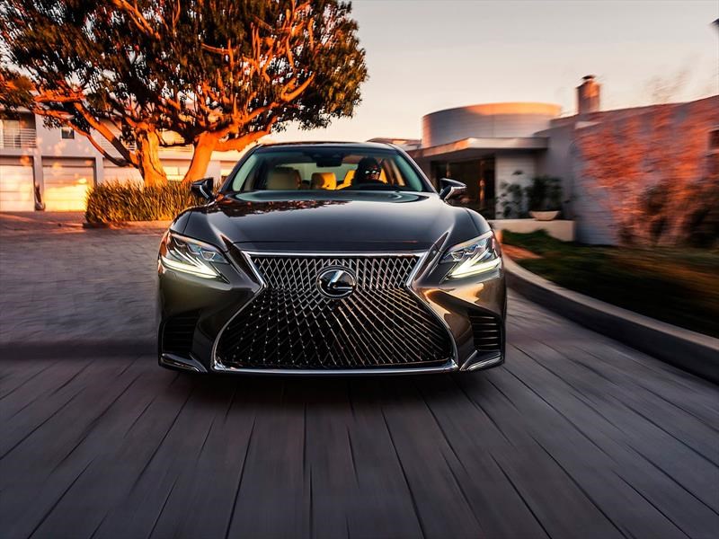 Lexus LS 2018