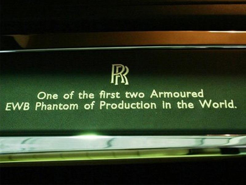 Blindaje y detalles de oro en un Rolls-Royce