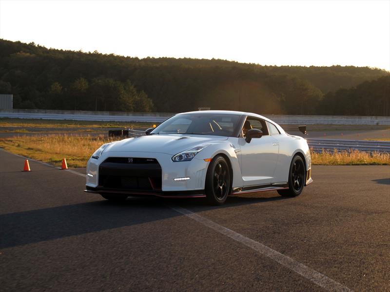 Nissan GT-R NISMO 2014, manejo en Japón