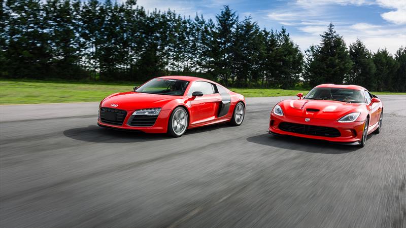 Audi R8 V10 vs SRT Viper GTS