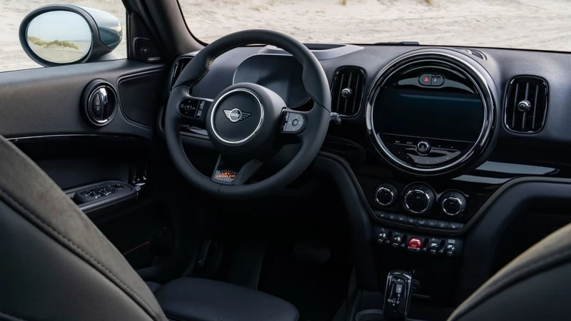 MINI Cooper S Countryman ALL4 Uncharted 2024