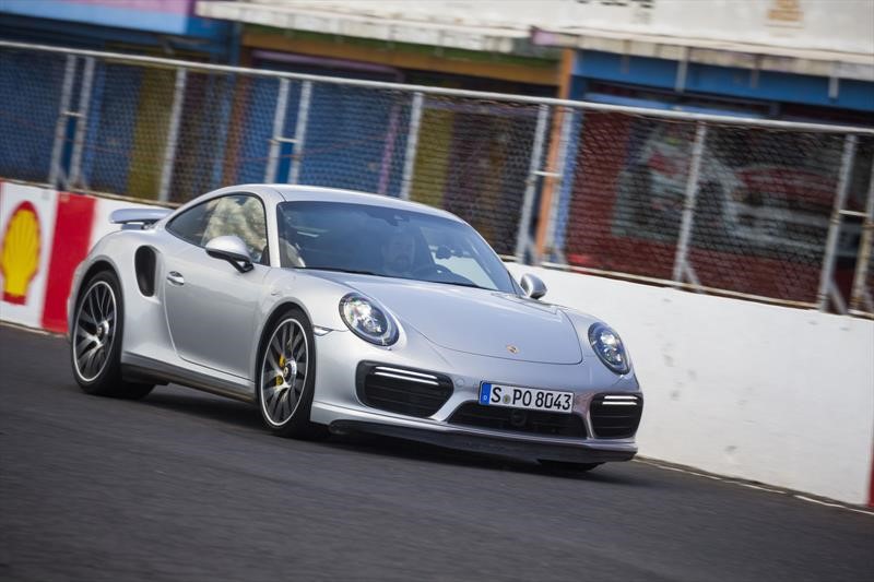 Porsche Driving Experience Guatemala 2018