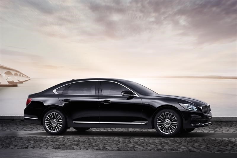 Kia K900 2019