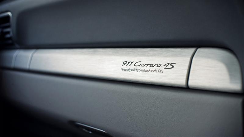 Porsche 911 Carrera 4 S 5 millones de fans