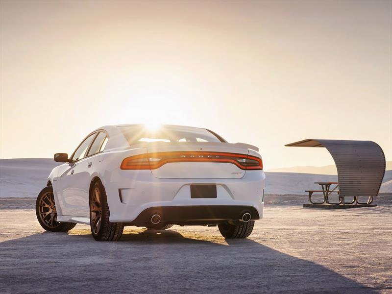 Dodge Charger SRT Hellcat 2015