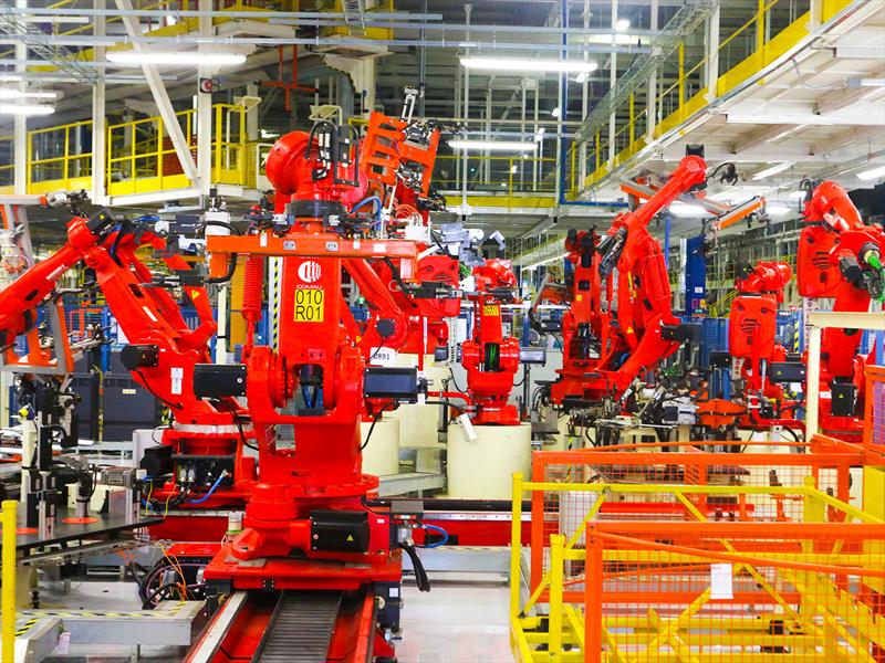 Jeep inaugura su fábrica en Brasil