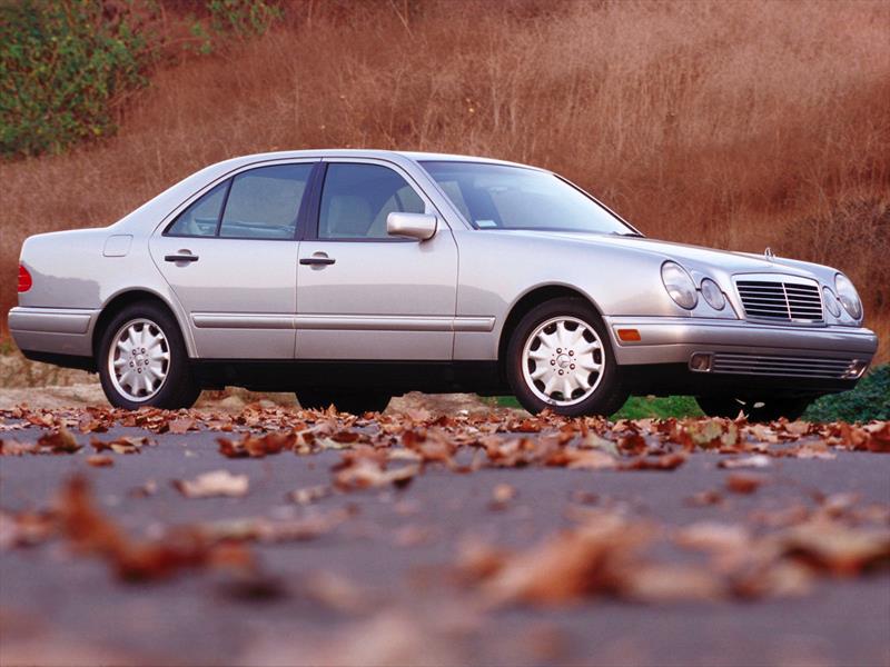 Clase E Segunda generación -W210- (1995–2002)