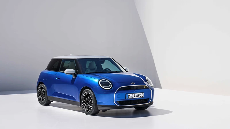 (-) EMBARGO MINI Cooper EV 2024