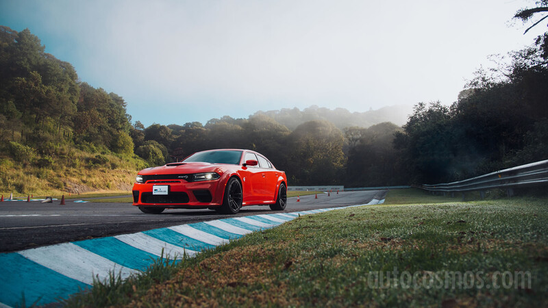 Dodge Charger SRT Hellcat Widebody a prueba