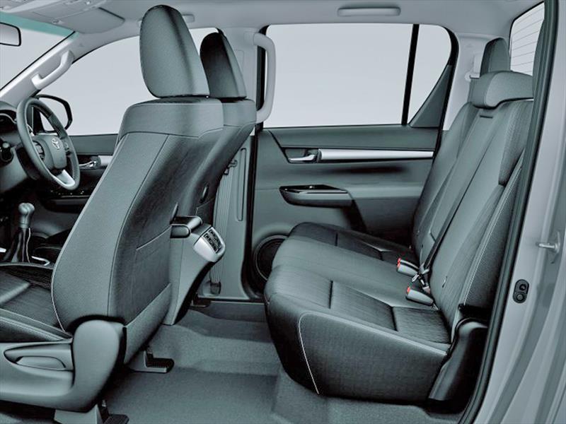 Nueva Toyota Hilux Revo 2016