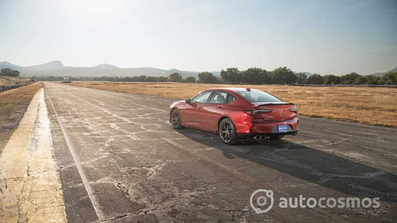 Acura  TLX Type S 2022 a prueba