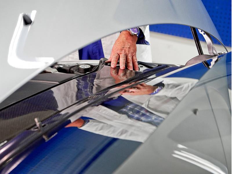 Nanobaterías en la carrocería de un Volvo S80