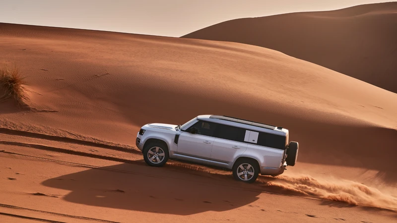 Land Rover Defender 130 2023