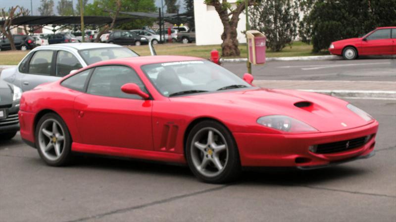 Ferrari en caravana por el NOA