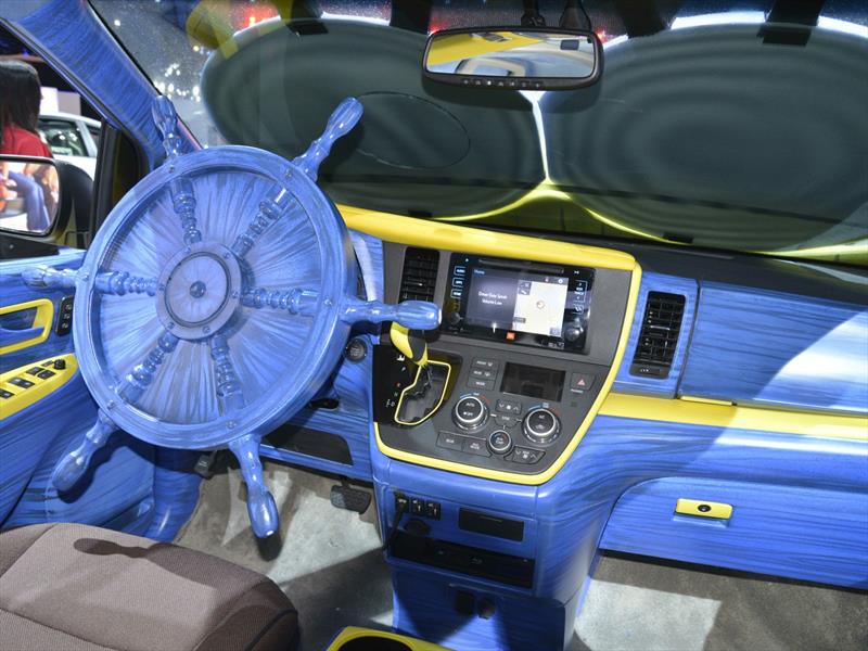 Toyota Sienna inspirado en Bob Esponja