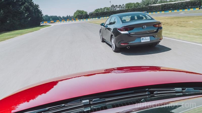 Mazda3 Sedán vs Mazda3 Hatchback