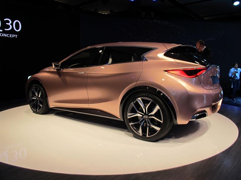 Infiniti Q30 Concept se presenta